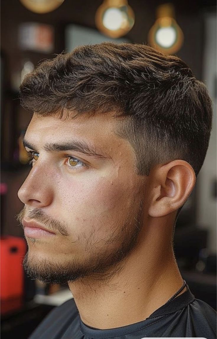 Mens Short And Messy Hairstyles, Mens Haircut Thick Hair Straight, Men’s Fall Haircuts, Bro Flow Haircut, 2024 Male Haircuts, Mens Haircut Faded Sides, Mens Haircut Thinner Hair, Classy Hairstyles For Men, Guys Haircuts Fade