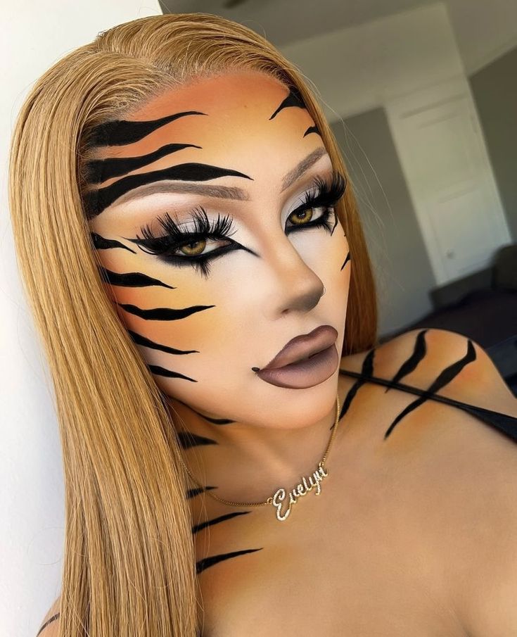 #makeup Thug Makeup, Tiger Makeup Women, Animal Halloween Makeup, Animal Makeup Looks, Halloween Makeup For Work, Makeup Horor, Zebra Makeup, Lion Makeup, Blonde Halloween