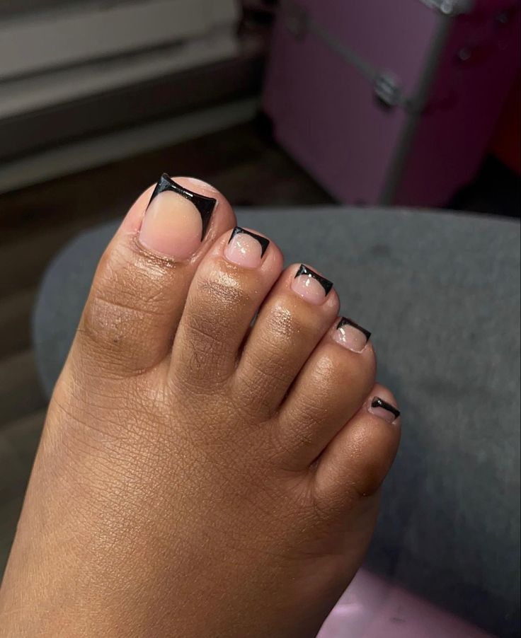 Black Design French Tip Nails, Black French Tip Mani Pedi, Cute Simple Pedicure Ideas, French Top Toes Black Women, Birthday Nail Black, Black Toes Pedicure, Black French Tip Toes With Design, Black And Silver Toes, Toes Inspo Nails