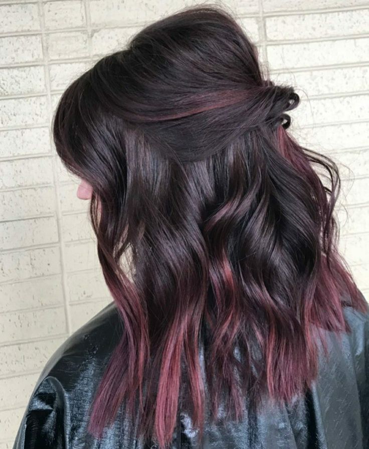 Halo Hair Color, Red Halo Hair, Hair Color With Bangs, Rambut Brunette, Plum Hair, Hair Color Burgundy, Halo Hair, Peinados Fáciles Para Cabello Corto