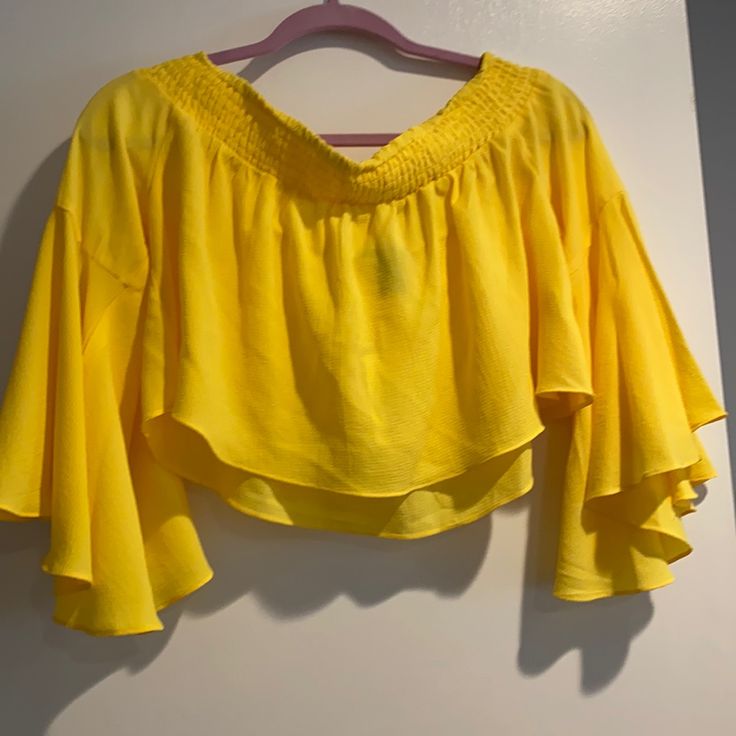 Forever 21 Yellow Woven Top Can Be Off Shoulder As Well Flowey Sleeves, Brand New With Tags Trendy Cropped Top For Brunch, Forever 21 Stretch Crop Top For Spring, Forever 21 Long Sleeve Summer Crop Top, Forever 21 Long Sleeve Crop Top For Summer, Forever 21 Cropped Tops For Spring, Forever 21 Stretch Crop Top For Day Out, Fitted Blouse From Forever 21 For Vacation, Forever 21 Blouse For Vacation, Forever 21 Cropped Blouse For Spring