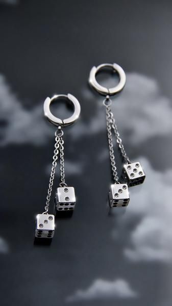 Dice Piercing, Tomboy Earrings, Aestethic Jewelry, Cool Earrings Aesthetic, Cool Earrings Unique, Emo Earrings, Emo Jewelry, Dice Earrings, Cool Earrings