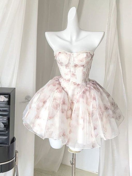 19th Birthday Outfit, Puff Skirt, Strapless Homecoming Dresses, Corset Dress Prom, Corset Bodice, Ballet Dress, Rose Vintage, Fairytale Dress, Mein Style