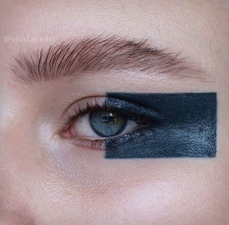 Graphic Eyeliner Under Eye, Editorial Make-up, Halloween Make-up Looks, Dead Makeup, High Fashion Makeup, Make Up Inspiration, Skull Makeup, Makeup Hacks, Halloween Makeup Looks