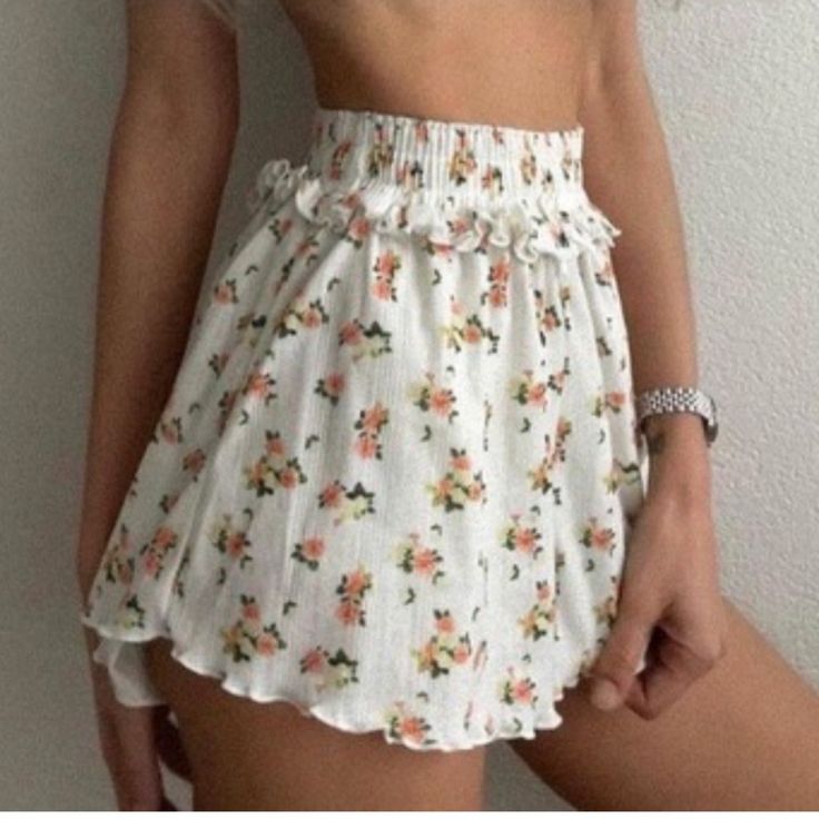 Super Cute For Love And Lemons Soft Ivory With Flower Prints Lola Shorts Brand New With Tags Bundle And Save Make Me An Offer Summer Shorts With Built-in Shorts For Brunch, Cute White High Waist Bottoms, Feminine Beige Bottoms With Floral Print, Chic Cream Floral Print Bottoms, Feminine Beige Floral Print Bottoms, Feminine Beach Bottoms For Spring, Feminine Floral Print Bottoms For Day Out, Feminine Bottoms For Spring Vacation, Feminine Spring Vacation Bottoms