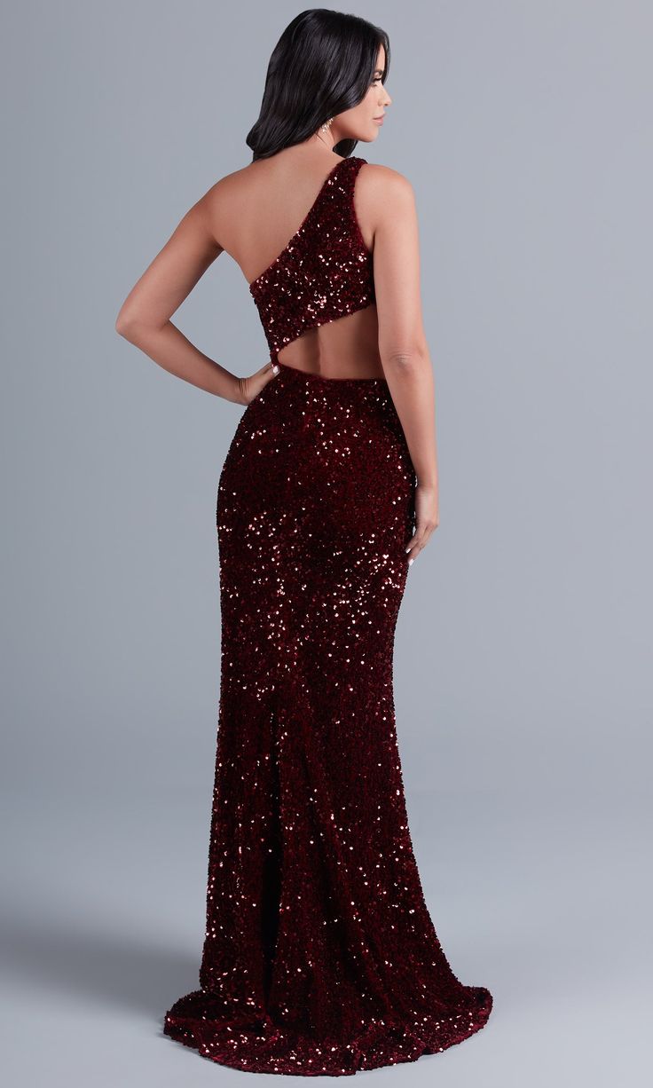 In deep dark red, this long sequin prom dress is as dazzling as it is sexy. Exclusively found at PromGirl, this long designer dress features allover sequins from the one-shoulder bodice to the hem of the long skirt. A side cut-out wraps around to the back of this fabulous long sequin evening gown for a flirty look at prom, fancy military balls, and other formal events. Offered in misses and plus sizes, this long sequin formal dress includes a hip-hugging long skirt that opens in a side slit befo Red Sequin Prom Dress, Long Gown For Prom, Gown For Prom, Dresses For Prom, Sequin Evening Gowns, Simply Dresses, Sequin Formal Dress, Evening Dress Floor Length, Sequin Prom Dress