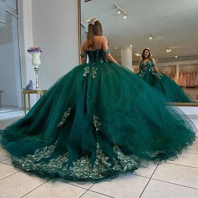 Dark Green Quinceanera Dresses, Emerald Quince, Emerald Green Quinceanera Dresses, Green Quince Dress, Emerald Green Quinceanera Theme, Emerald Green Quinceanera, Robes Quinceanera, Green Quinceanera Theme, Emerald Green Quince