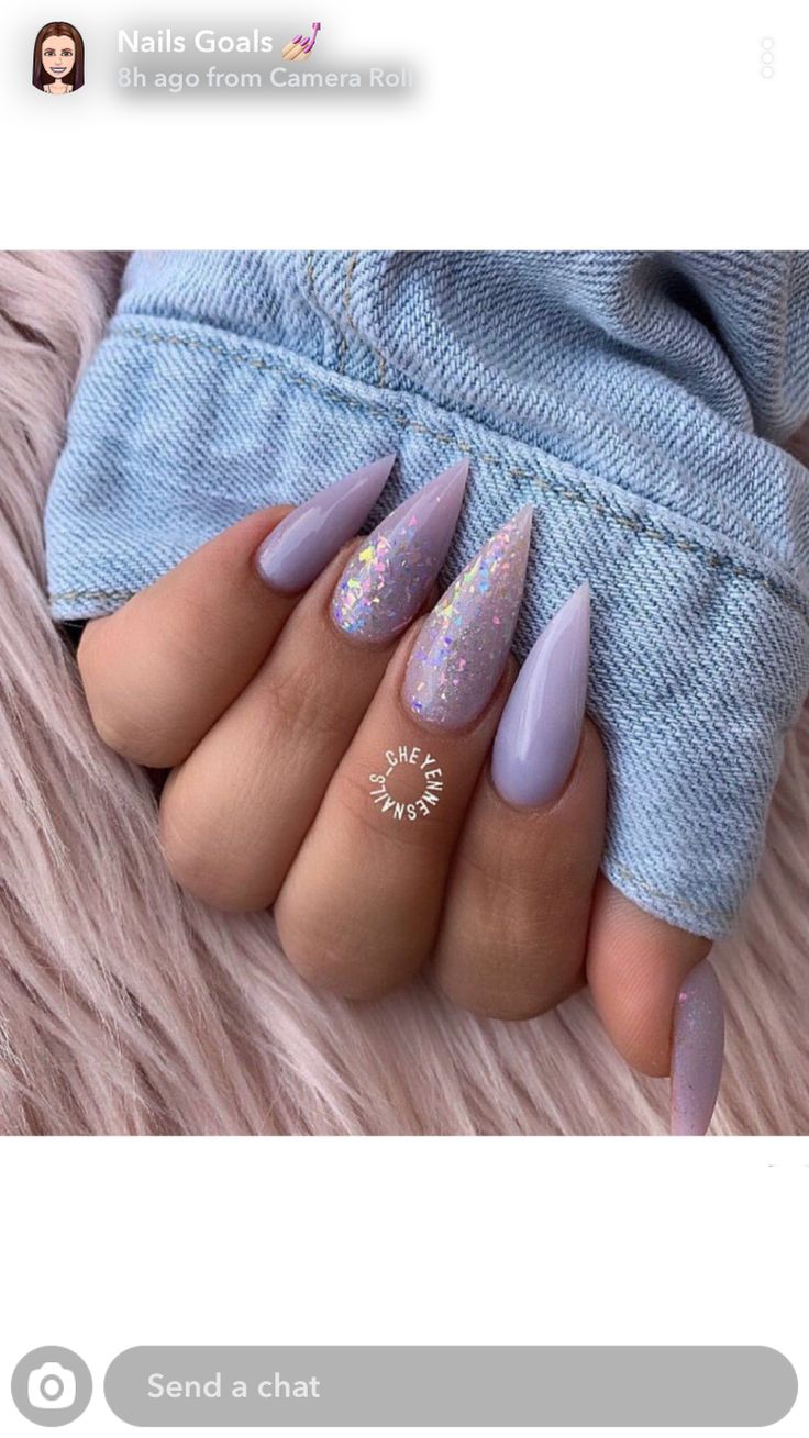 Purple Stiletto Nails, Nail Art Paillette, Shiny Nails Designs, Stilleto Nails Designs, Stiletto Nails Short, Lilac Nails, Lavender Nails, Stiletto Nails Designs, Lilac Lavender