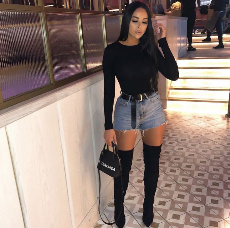 Shorts and thigh high boots • @hannahmbrownrigg Thigh High Boots Outfit Summer, Black Thigh High Boots Outfit, Long Boots Outfit, Thigh Boots Outfit, Summer Boots Outfit, Thigh High Boots Outfit, Draya Michele, Fall Boots Outfit, Knee Boots Outfit