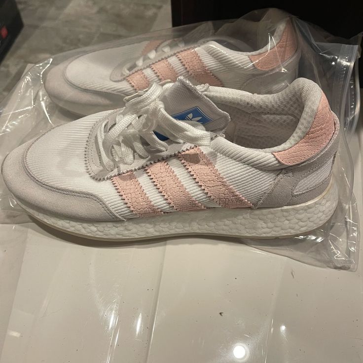 Brand Nwt Adidas Shoes White Flat Sneakers For Spring, Flat White Sneakers With Cushioned Footbed, White Flat Sneakers With Cushioned Footbed, Spring Sneakers With Cushioned Footbed, White, White Flat Sneakers, Adidas White, Shoes Brand, White Adidas, Adidas Shoes