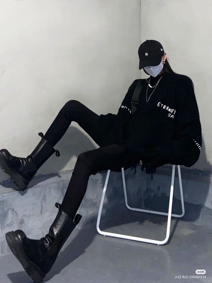 Tomboy Outfits Black, Boyish Outfits, Story Aesthetic, Korean Casual Outfits, Tomboy Outfits, Tomboy Style Outfits, Ulzzang Fashion, All Black Outfit, Tomboy Fashion