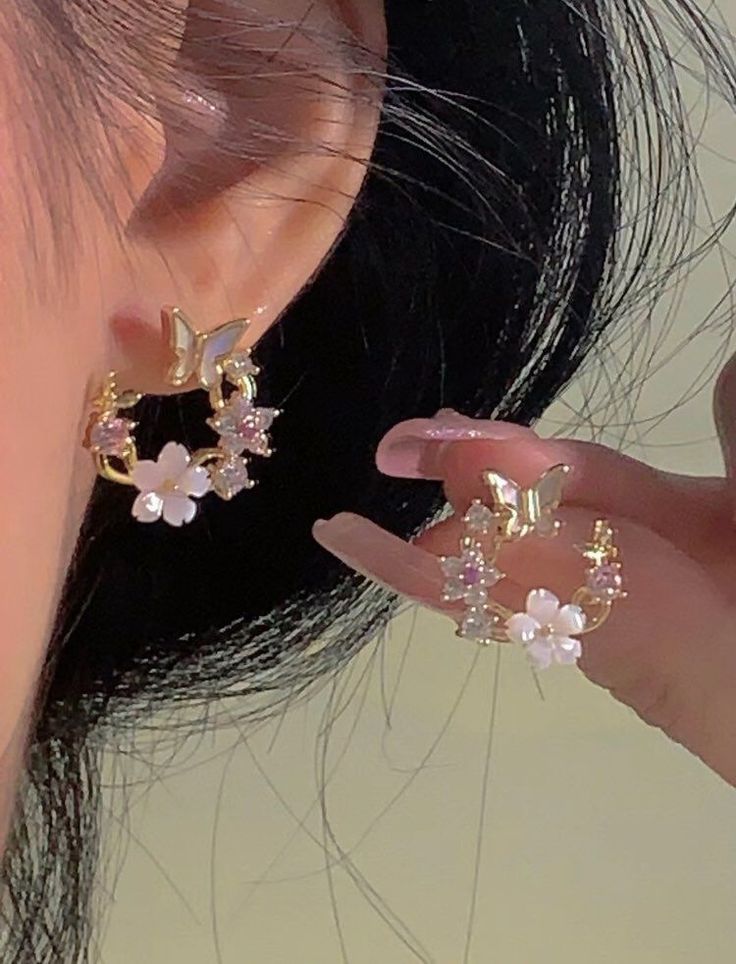 Ethereal Jewelry, Body Decor, Pretty Ear Piercings, Pretty Jewelry Necklaces, Korean Jewelry, Jewelry Accessories Ideas, Girly Accessories, Jewelry Fashion Trends, Fancy Jewellery