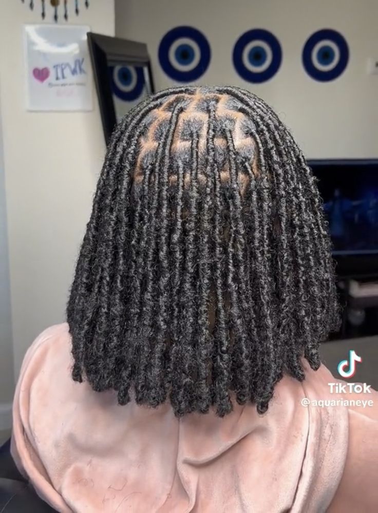 Locs Grid Pattern, Loc Grid, Faux Locs Styles, Locs Styles, Protective Hair, Inspo Hair, Fulani Braids, Protective Style, Dread Hairstyles