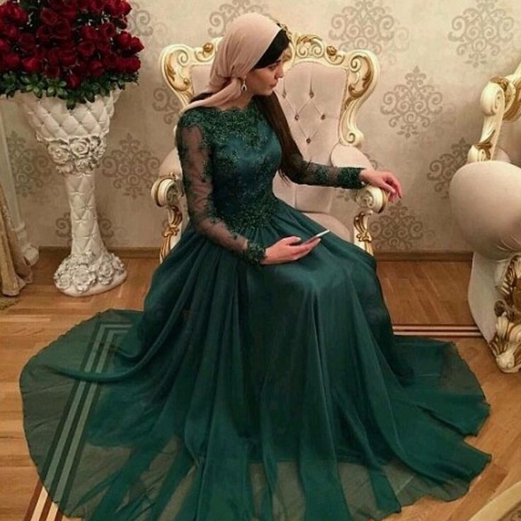 This Dress is fashionable for every occasion. the dress is made-to-order by professional tailors. You can choose from 50 colors, Regular sizes 2 to 16 and plus sizes 14w to 26W. Custom size is also available.. The product details: Color: Emerald Green, Silhouette: A-Line, Neckline: Jewel, Waistline: Natural Waist, Length: Long, Primary Fabric: Chiffon Plaas Troue, Lace Bodice Prom Dress, Muslim Evening Dresses, Green Wedding Dresses, Kebaya Dress, Green Prom, Chiffon Wedding Dress, Dresses Green, Chiffon Evening Dresses