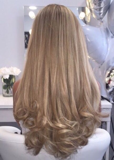 curled only @ bottom Curled Ends, Blonde Hair Inspiration, Hair Stylies, Long Blonde, Hair Curly, Long Blonde Hair, Hair Inspo Color, Aesthetic Hair, Curled Hairstyles