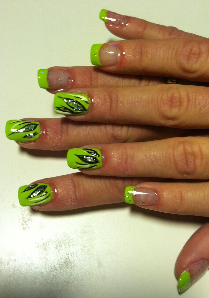 Lime green with black and glitter accents Nails Lime Green, Green Toe Nails, Lime Green Nails, 90s Nails, Nail French, Bday Nails, Green Acrylic Nails, Zebra Nails, Green Nail Designs