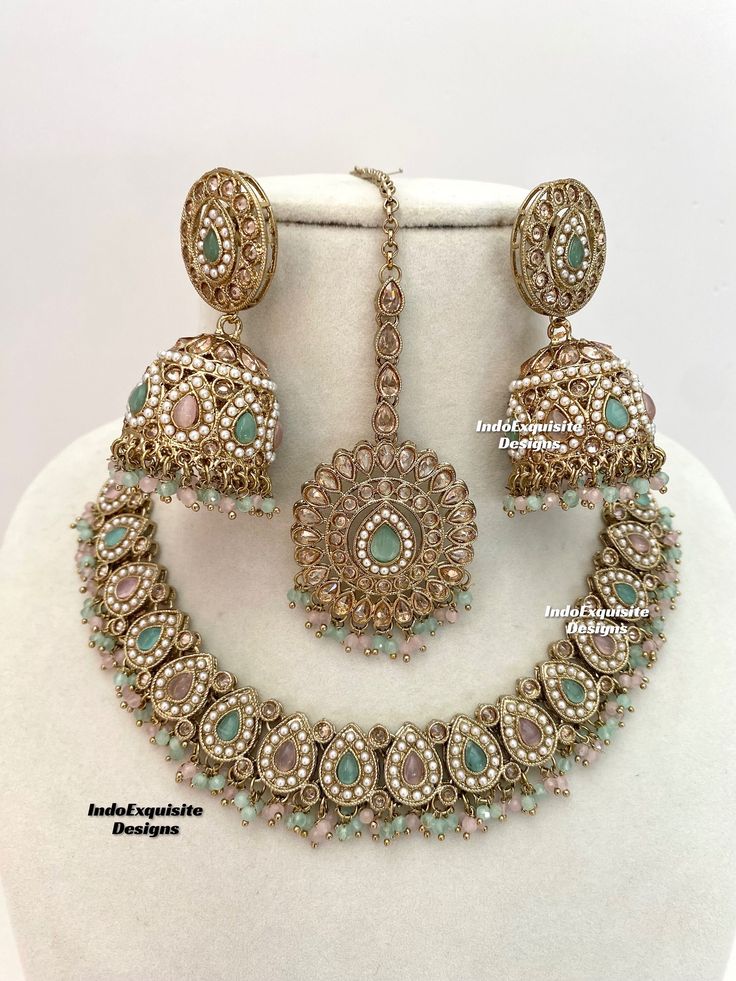 Premium quality antique gold Polki Necklace Set comes with elegant Jhumki earrings and tikka / Indian Jewelry/ High Quality Kundan and Polki Jewelry/ Bollywood Jewelry/Wedding Jewelry/pink mint/pink sage green/pink pista  All items are shipped from Brampton, Ontario, Canada. If you need your item by a certain day, please reach out to us for express delivery option before placing the order so that we can update the shipping for you. Standard shipping/delivery timeline Below are the delivery timel Mint Green Indian Jewellery, Polki Necklace Set, Brampton Ontario, Kundan Jewellery Bridal, Indian Wedding Jewelry Sets, Necklace Set Indian, Fancy Jewellery Designs, Jewelry Set Design, Polki Necklace