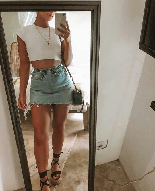 Jean Skirt With White Top, White Jean Skirt Outfit, Jean Skirt Outfit Ideas, Jean Skirt Outfits Fall, Jean Skirt Outfits Summer, 2023 Winter Outfits, Outfits Fall Aesthetic, Fall Aesthetic Outfit, Outfit Primavera