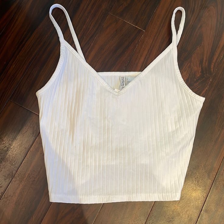 Nwt! Womens V Neck Tank Top Size Large / H&M / White Perfect Everyday Tank ! White H&m Tank Top For Spring, H&m White Spring Tank Top, H&m White Tank Top For Spring, H&m White Summer Tops, White Summer Tops By H&m, H&m Trendy Spring Tank Top, Trendy H&m Tank Top For Spring, Trendy H&m Spring Tank Top, Trendy H&m Summer Tank Top