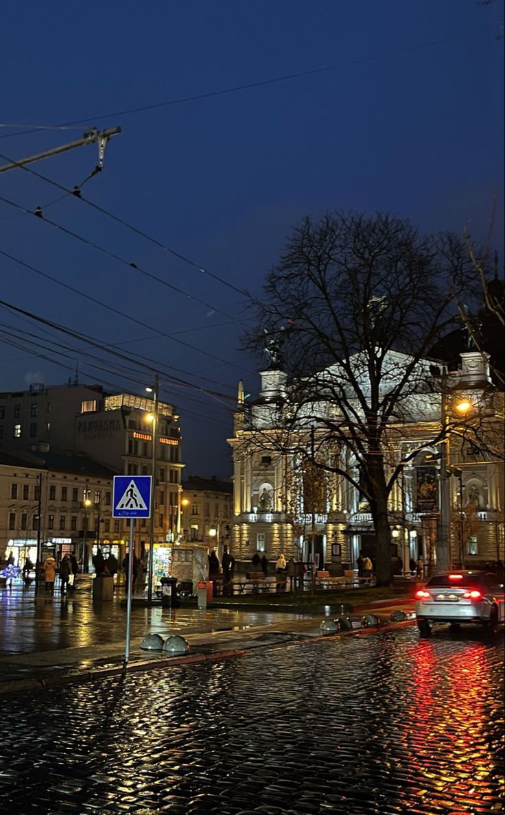 night city town vibe lviv ukraine rain winter львів україна Rainy Mood, Ukraine Cities, Europe Aesthetic, Lviv Ukraine, Sunset City, Night Vibes, Futuristic Technology, Lviv, Winter Aesthetic