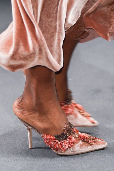 Winter High Heels, High Heels Sandals, Fall Winter 2016, Fabulous Shoes, Hot Shoes, Alberta Ferretti, Heels Sandals, Pretty Shoes, Shoe Lover