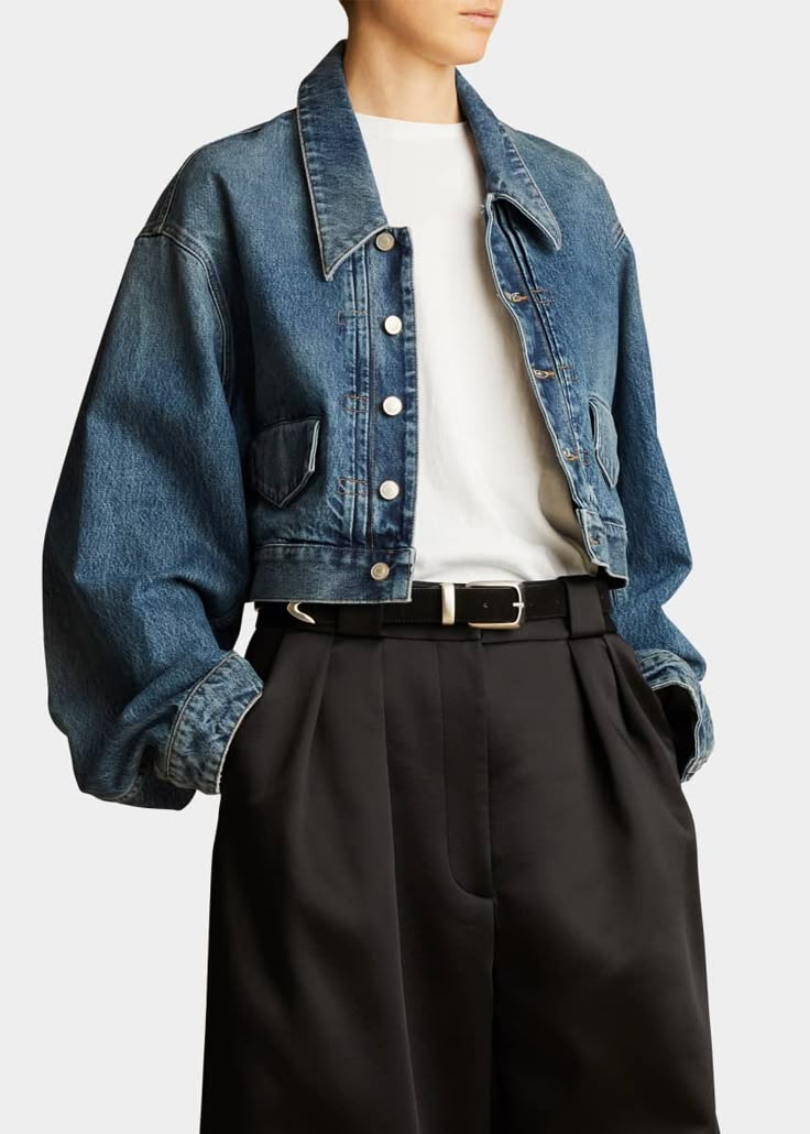 Cropped Denim Jacket Outfit, Boxy Denim Jacket, Cropped Jacket Outfit, Crop Denim Jacket, Jean Jacket Outfits, Denim Jacket Outfit, Oversize Sleeves, Crop Jean Jacket, Style Essentials