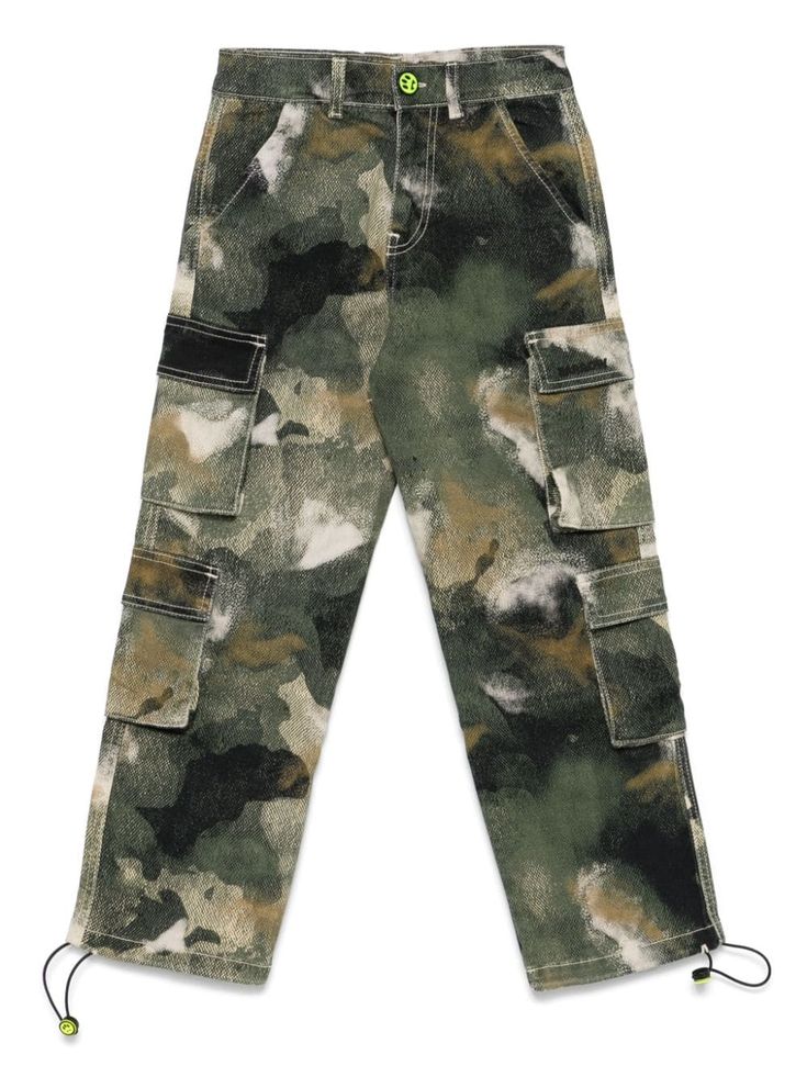 moss green cotton twill weave camouflage pattern concealed fly and button fastening belt loops two diagonal pockets to the sides side patch pockets two rear flap pockets leather tag toggle-fastening ankles Cargo Pants Green, Camouflage Cargo Pants, Dress With Jean Jacket, Teen Boy Outfits, Expensive Handbags, Baby Boy Accessories, Gucci Kids, Dolce And Gabbana Kids, Pants Green