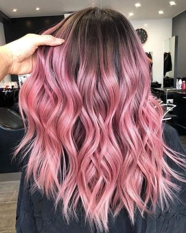 Rose Gold With Shadow Root, Bayalage Brunette Pink, Hair Color Inspo Straight Hair, Pink Hair Inspiration Ombre, Dark Brown Pink Balayage, Pastel Pink Bayalage Hair, Light Brown To Pink Ombre Hair, Blush Pink Balayage, Bubblegum Hair Color