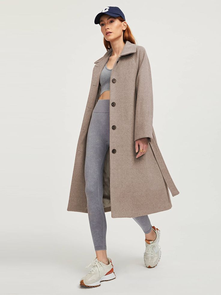 Oversize Button Up Wool Coat With Belt | Ahaselected Colorful Winter Fashion, Quiet Luxury Style, Oversized Wool Coat, Wool Overcoat, Outfits Petite, Thick Wool, Textured Sweater, Oversized Coat, Navy And Brown