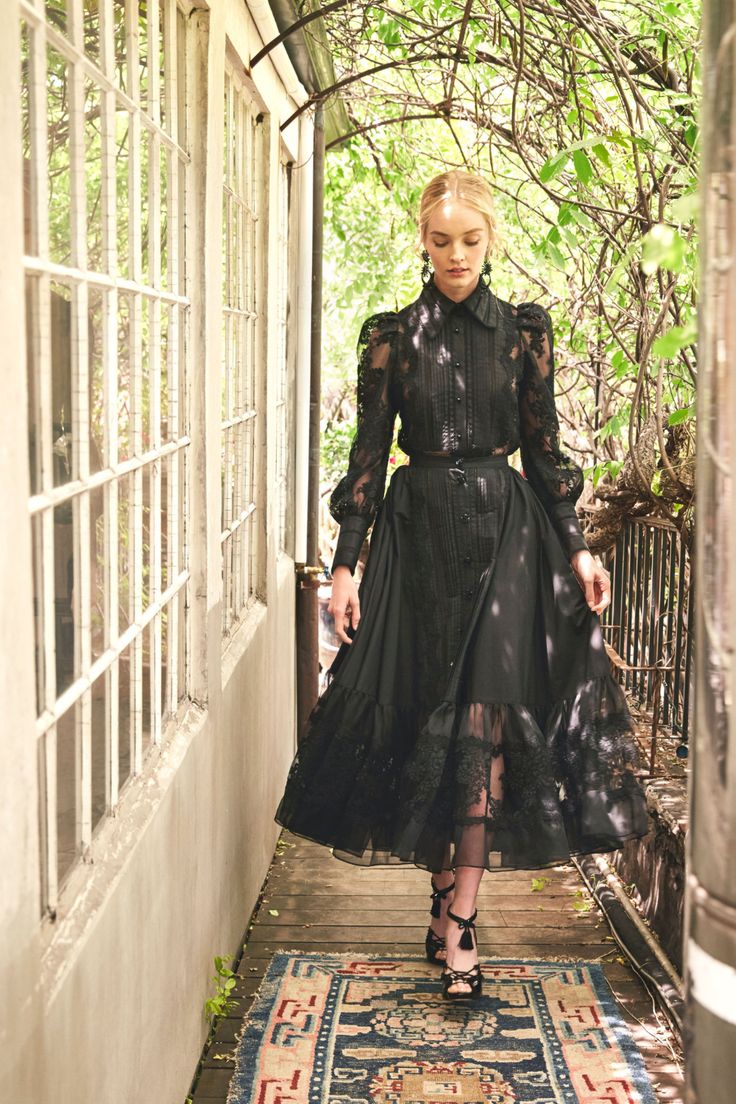 Marchesa Resort 2020 Collection - Vogue Resort 2020, Black Women Fashion, Marchesa, Lace Shirt, Fashion 2020, Mode Vintage, Looks Style, Couture Collection, Look Fashion