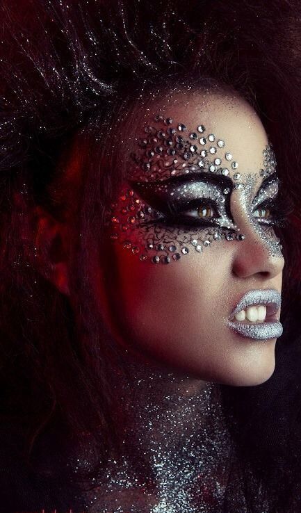 Fairy Fantasy Makeup, Alien Make-up, Rhinestone Makeup, Witch Makeup, Halloween Eye Makeup, Halloween Eyes, Fairy Makeup, Creative Eye Makeup, Crazy Makeup