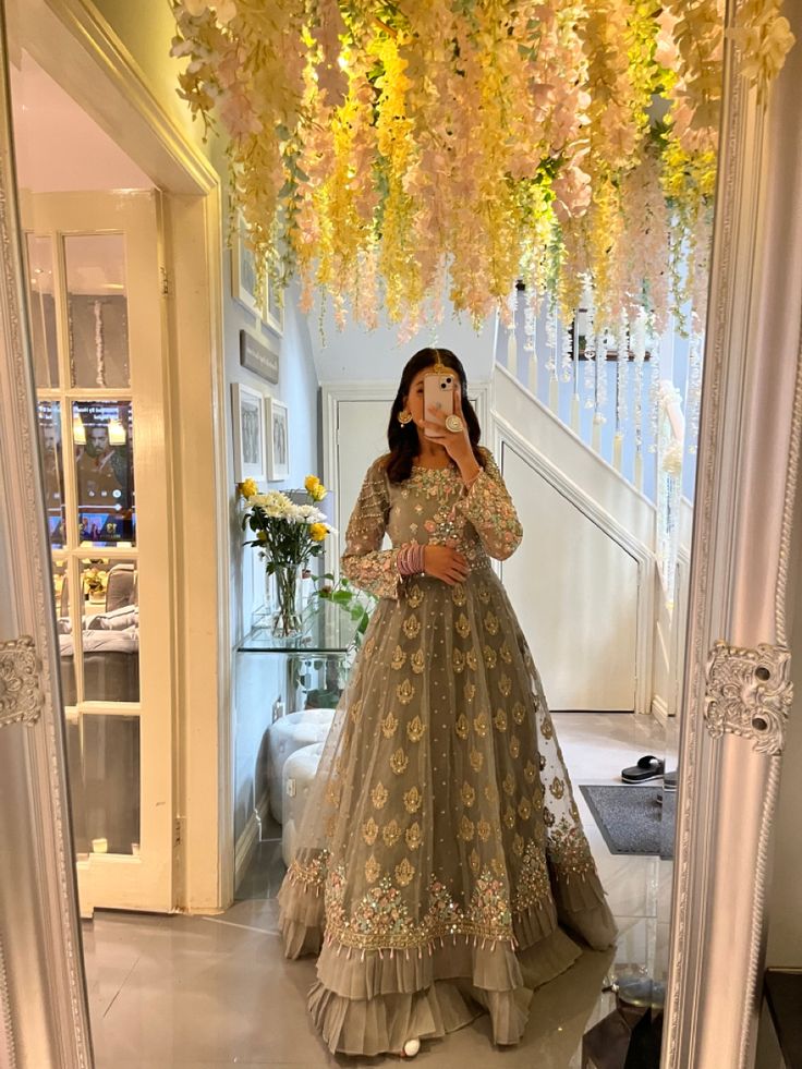 Mendhi, Asian outfit, Wedding vibes, wedding deco, Indian outfit, Asian wedding, indian, pakistani Japanese Wedding Dress, Pakistan Dress, Desi Dress, Desi Wedding Dresses, Asian Wedding Dress, Latest Bridal Dresses, Traditional Indian Dress, Pakistani Wedding Outfits, Desi Fashion Casual