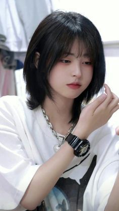 siapa justina xie yang viral di aplikasi tiktok Justina Xie, Ulzzang Short Hair, Hair Color Streaks, Asian Short Hair, Shot Hair Styles, Girl Short Hair, Short Hair Haircuts, Hair Inspiration Color, Cut My Hair