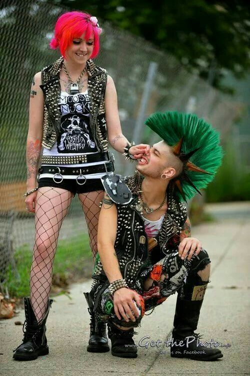 Skater Girl Outfits Grunge, Punk Rock Girls, Chica Punk, Punk Boy, 80s Punk, Beautiful Crazy, Punk Culture, Punk Looks, Crust Punk