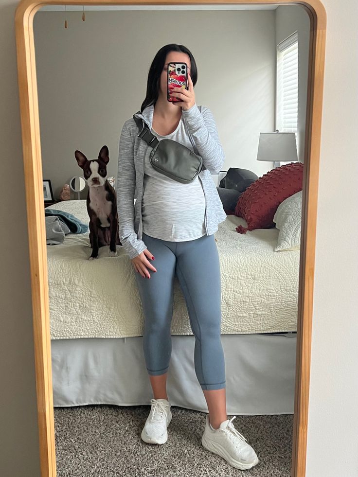 Lululemon Mom Aesthetic, Lulu Mom, Lululemon Maternity, Athletic Casual Outfits, Baby Number 3, Athletic Outfit, Outfits Athletic, Lululemon Workout, Lululemon Outfits