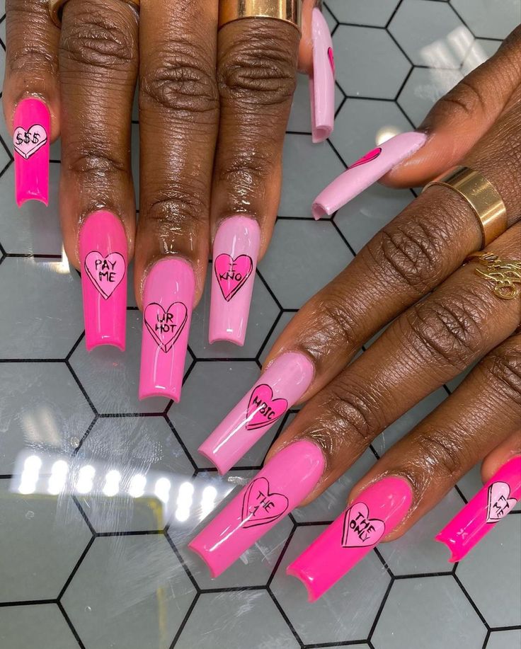 Almond Nails Barbie, Acrylic Nails Barbie, Barbie Theme Outfit, Barbie Acrylic Nails, Barbie Aesthetic Outfit, Barbie Party Decor, Nail Barbie, Diy Summer Nails, Fitness Barbie