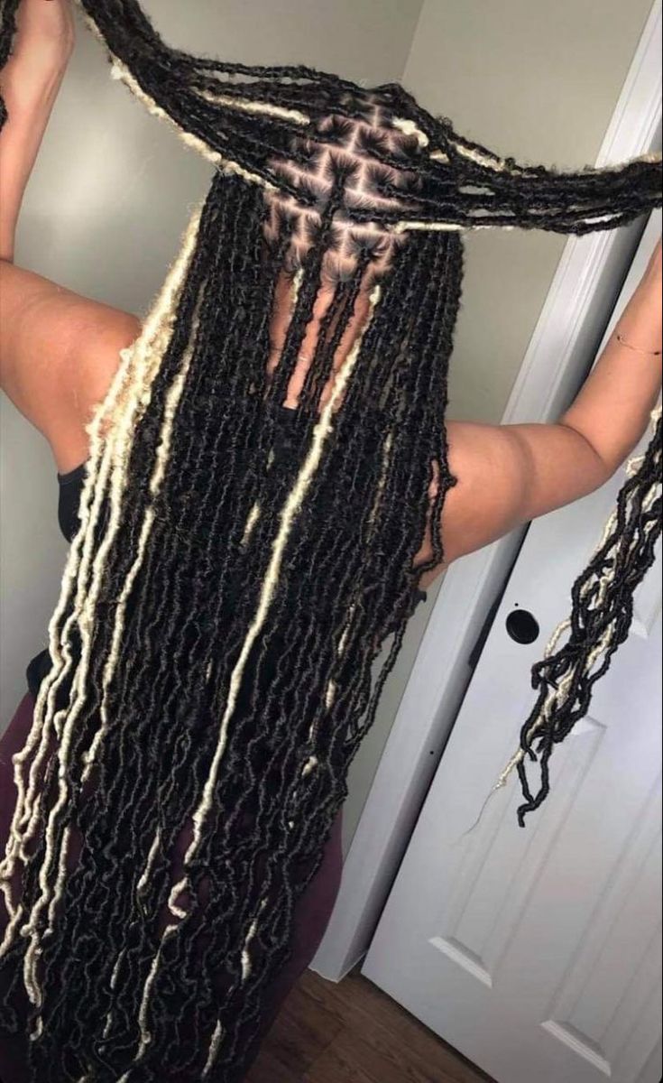 Fox Locs With Color, Soft Locs Small Parts, Medium Soft Locs With Color, Blonde Peekaboo Locs, Soft Locs Parts, Big Soft Locs, Blonde And Black Faux Locs, Long Faux Locs With Color, Locs Hairstyles For Women Weave