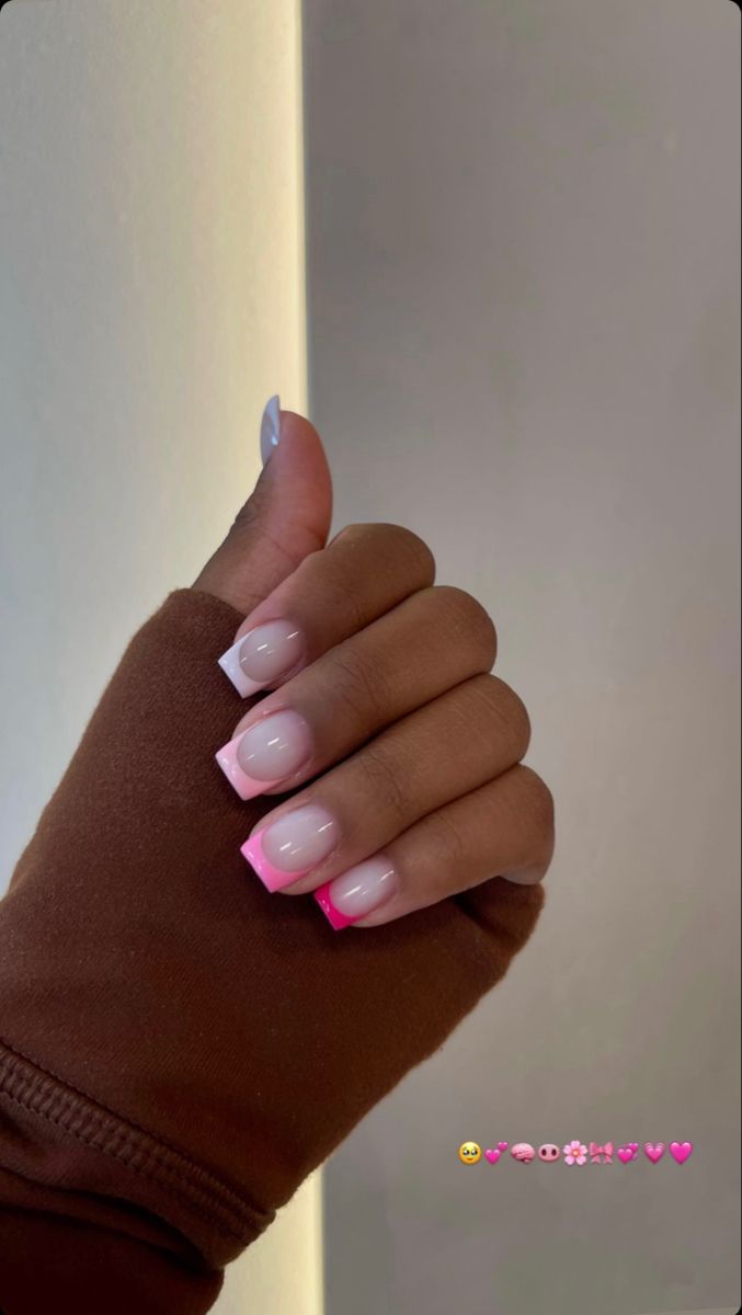 Simple Back To School Nails Acrylic Short, Gel Polish Nail Designs On Natural Nails Short, Modest Nails Classy, Blue Jean Outfit Women, Kali And Duke Dennis, Mwah No Bars, Simple Nails Acrylic Short, Short Nails Ideas French Tip, Short Pink French Tip Nails