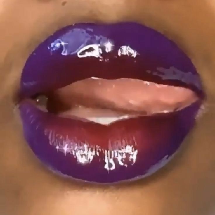 Purple Lips Aesthetic, Hex Girls Aesthetic, Fire Lipstick, Two Face Makeup, Makeup Lip Combo, Purple Lipstick Makeup, Hot Makeup Looks, Girl Eye Makeup, Dark Aura