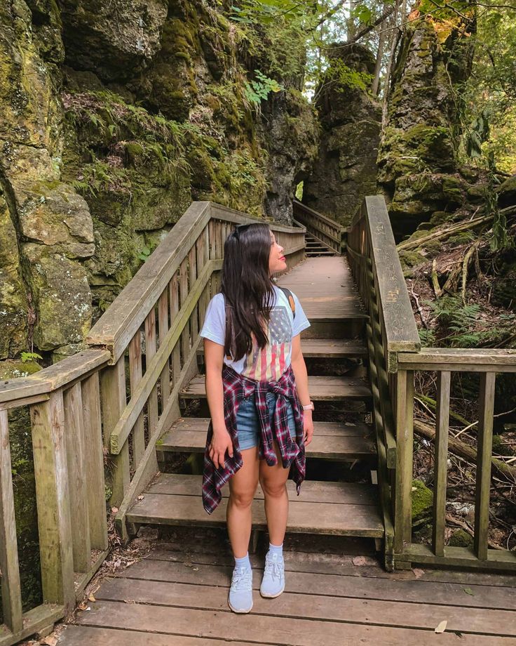 Cute and comfy. The post 5 Cute Road Trip Outfits to Wear appeared first on Diary of a Toronto Girl. Cute Road Trip Outfits Summer, Cute Road Trip Outfits, Road Trip Outfit Ideas, Outfits For Road Trips, Summer Road Trip Outfit, Road Trip Outfits, Trip Outfit Ideas, Trip Outfit Summer, Road Trip Outfit