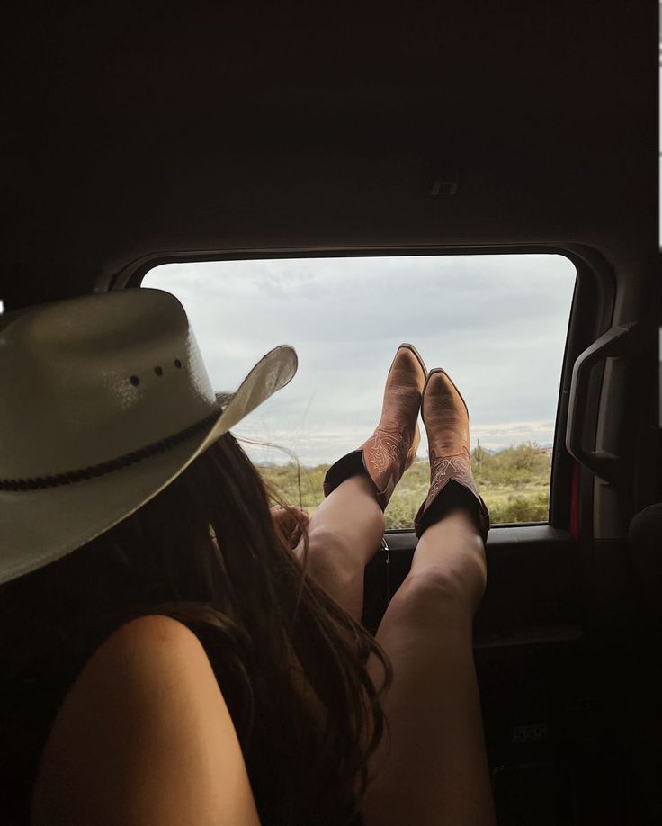 Boots Pictures Aesthetic, Mid Western Aesthetic, Cowgirl Inspo Pics, Western Core Aesthetic Outfits, Wild Western Aesthetic, Cowgirl Asethic Pictures, Cowboy Life Aesthetic, Clean Country Aesthetic, Western America Aesthetic