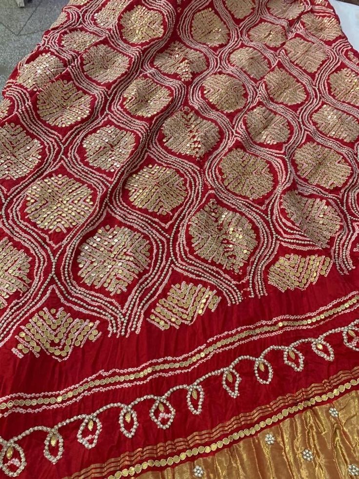 Gajji Silk Dupatta, Floral Organza Saree, Bandhani Dupatta, Reception Saree, Jamdani Saree, Embroidery Saree, French Knots, French Knot, Organza Saree