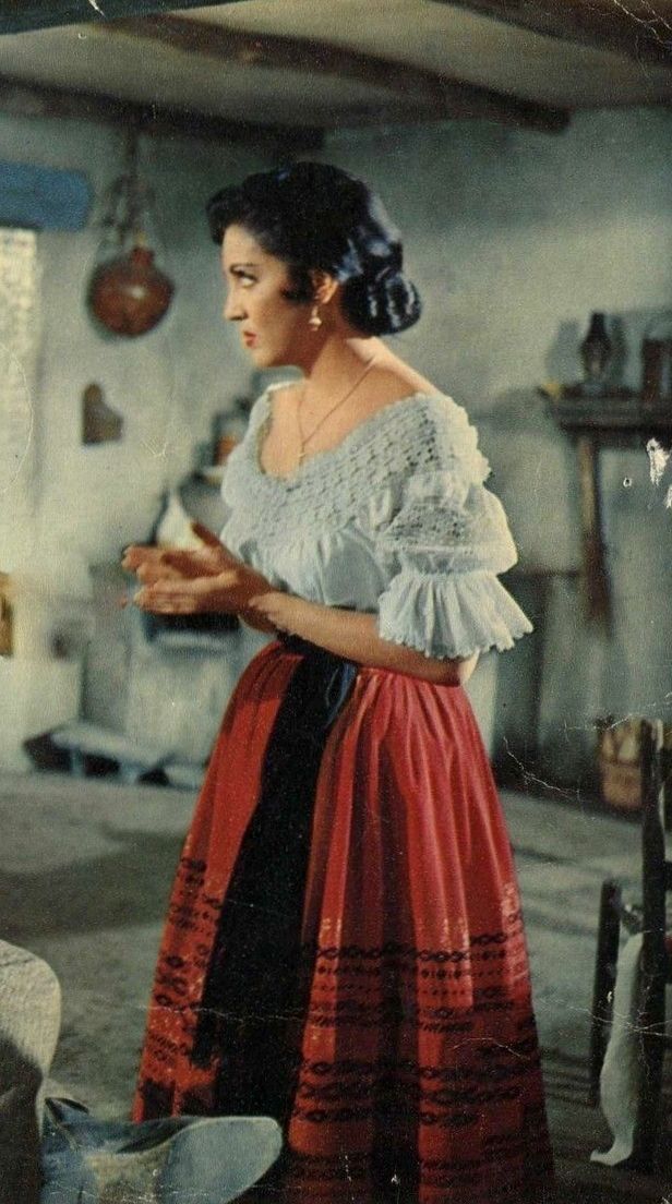 Vintage Mexican Outfits, 1950s Cuban Fashion, 50s Mexican Fashion, Latina Dress Traditional, Salvadoran Traditional Clothing, Mexico 1950s Fashion, Mexican Dresses Drawings, Tradition Mexican Dress, Mexican Dress Aesthetic