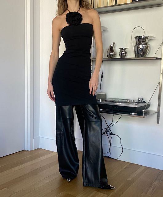 Christie Tyler on Instagram Christie Tyler, Dress Over Pants, Winter Outfits Aesthetic, Statement Dress, Alt Fashion, Dressed To Kill, Work Wardrobe, Classic Outfits, Outfits Aesthetic