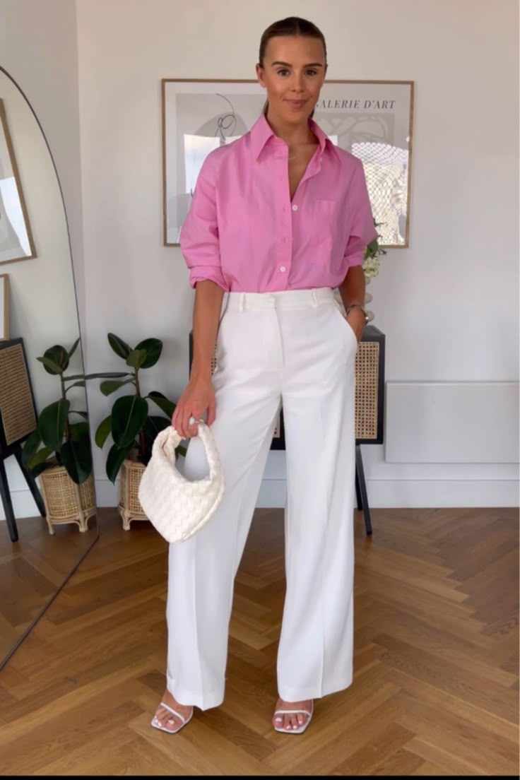 Pink Work Outfit Office Style, White Pants Outfit Work, Pink Pants Outfit Work, Pink Shirt Outfit, Pink Pants Outfit, Pants Outfit Work, Wrap Playsuit, White Pants Outfit, Outfit 2023