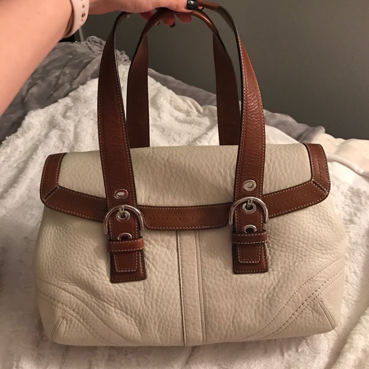 Gorgeous 100% Authentic Leather Coach Handbag. Never Used. Perfect Condition!!!! Very Roomy! Classic Neutral Satchel Bag, Coach Cream Bags With Removable Pouch, Coach Bags With Removable Pouch In Cream, Coach Cream Shoulder Bag For Daily Use, Coach Cream Shoulder Bag For Travel, Cream Leather Satchel With Top Carry Handle, Coach Cream Tote Shoulder Bag, Coach Beige Rectangular Bag, Beige Coach Bag With Detachable Strap