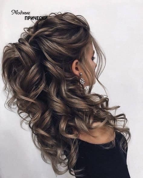 Half Down Curly Hairstyles, Half Up Half Down Curly, Down Curly Hairstyles, Half Up Wedding Hair, Wedding Hair Ideas, Wedding Hair Styles, Medium Curly Hair Styles, Long Hair Wedding Styles, Wedding Hairstyles Half Up Half Down