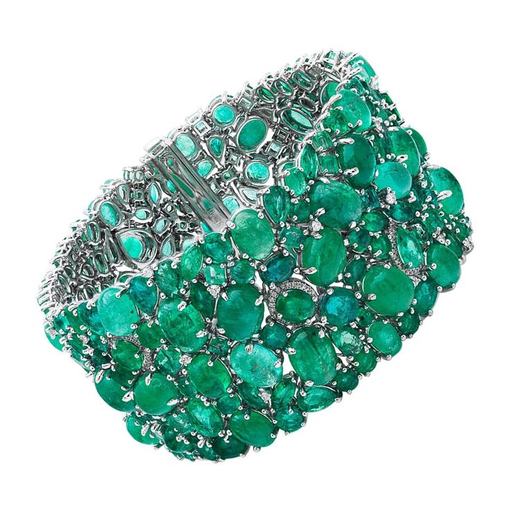 18K White Gold Emerald: 109.76ct total weight Diamond: 0.62ct total weight. All diamonds are G-H/SI stones. Luxury Jewelry Diamond, Flexible Bracelet, Platinum Bracelet, Emerald Green Earrings, Rings Luxury, Modern Bracelets, Emerald Bracelet, Bracelets Design, Swarovski Crystal Bracelet