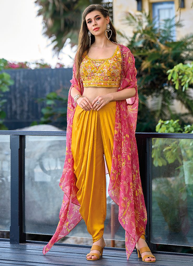 5 Tips to buy Dresses Online this summer Crop Top With Dhoti, Cape Suit, Shrug Style, Trendy Outfits Indian, Yellow Lehenga, Salwar Dress, Style Crop Top, Gaun Fashion, Silk Outfit