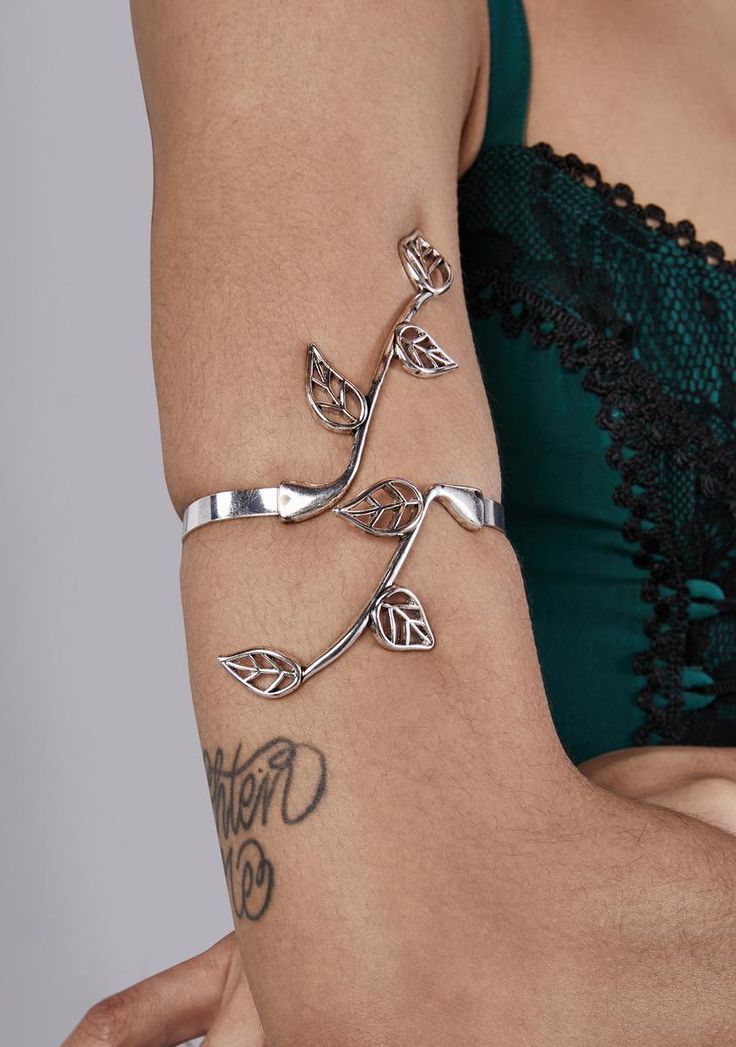 base Elven Jewelry Necklaces, Arm Cuff Jewelry, Silver Arm Cuff, Be One With Nature, Vine Jewelry, Upper Arm Cuffs, Prom Dress Pictures, Finger Bracelets, Elven Jewelry